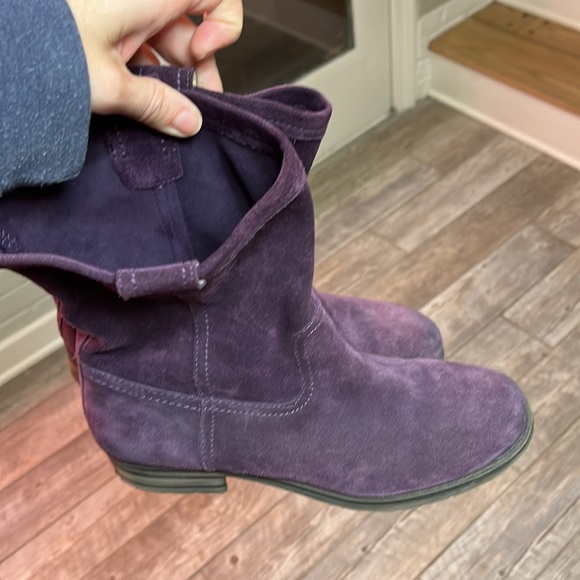 Purple suede boots, so comfortable! - Picture 3 of 8
